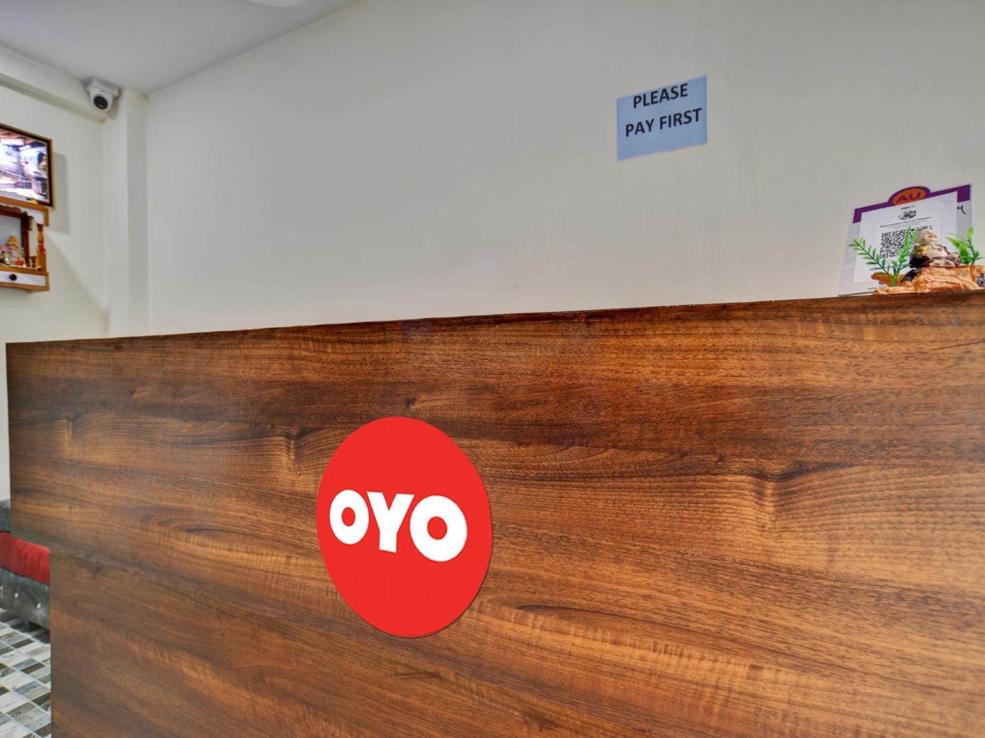 Oyo Hotel Dr Greens Indaur Exteriér fotografie
